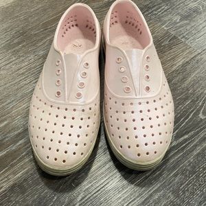Native shoes pink size 7 women’s